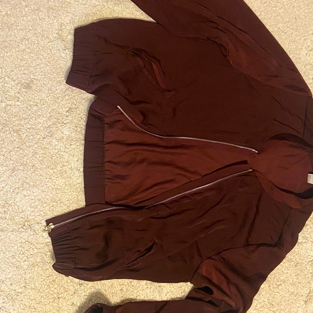 Light H&M jacket. Burgundy, color of the season, beautiful draped